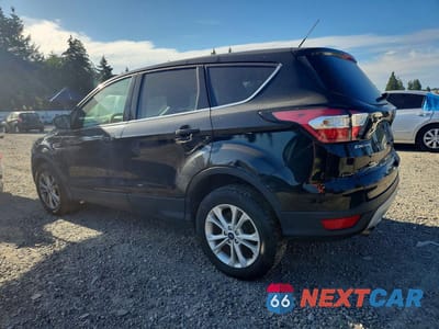 Drugie zdjęcie samochodu z przodu: 2017 FORD ESCAPE SE VIN:1FMCU9GD2HUC53853 - miniatura