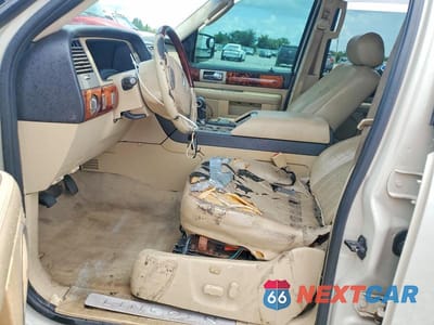 Zdjęcie 7 z 13 samochodu: 2006 LINCOLN NAVIGATOR VIN:5LMFU27536LJ04400 - miniatura