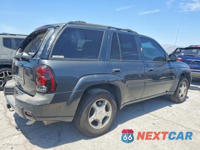 Trzecie zdjęcie samochodu z tyłu: 2007 CHEVROLET TRAILBLAZER LS VIN:1GNDS13S372110934 - miniatura
