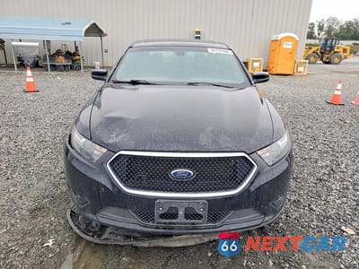 Piąte zdjęcie samochodu w środku: 2016 FORD TAURUS SHO VIN:1FAHP2KT4GG131277 - miniatura