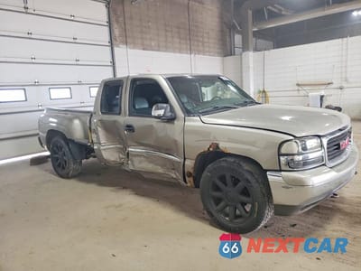 Czwarte zdjęcie samochodu z boku: 2002 GMC NEW SIERRA K1500 VIN:2GTEK19T921293536 - miniatura