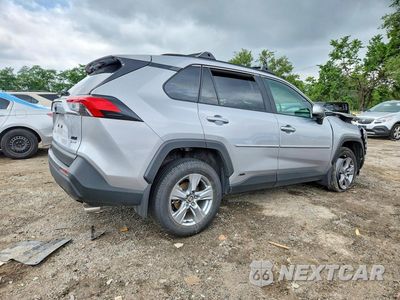 Trzecie zdjęcie samochodu z tyłu: 2025 TOYOTA RAV4 HYBRID XLE VIN:4T3RWRFV2SU200065 - miniatura