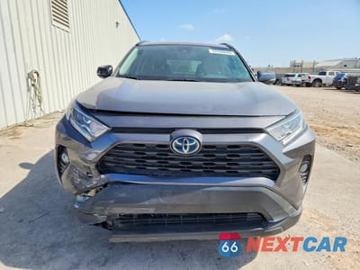 Piąte zdjęcie samochodu w środku: 2021 TOYOTA RAV4 XLE VIN:4T3RWRFV2MU039056 - miniatura