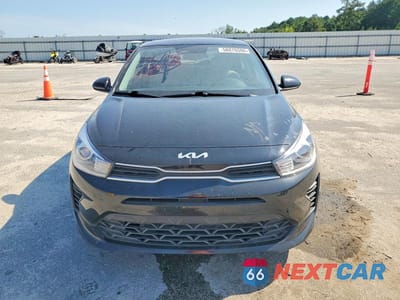 Piąte zdjęcie samochodu w środku: 2023 KIA RIO S VIN:3KPA25AD4PE541082 - miniatura