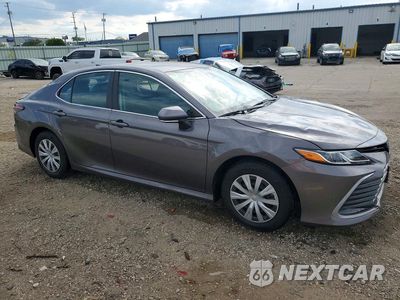 Czwarte zdjęcie samochodu z boku: 2023 TOYOTA CAMRY LE VIN:4T1C31AK5PU602062 - miniatura