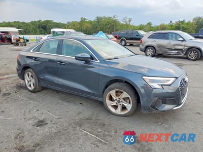 Czwarte zdjęcie samochodu z boku: 2024 AUDI A3 PREMIUM VIN:WAUAUDGY3RA118754 - miniatura