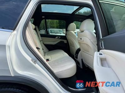 Piąte zdjęcie samochodu w środku: 2020 BMW X5 XDRIVE40I VIN:5UXCR6C00L9B84696 - miniatura