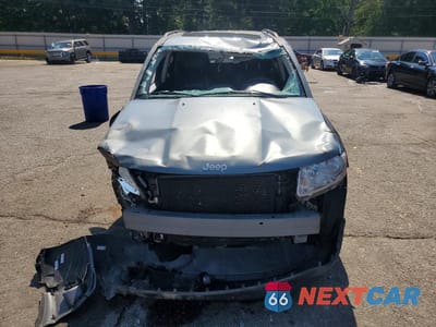 Piąte zdjęcie samochodu w środku: 2011 JEEP COMPASS LIMITED VIN:1J4NT5FB7BD289340 - miniatura