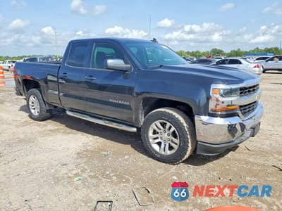 Czwarte zdjęcie samochodu z boku: 2019 CHEVROLET SILVERADO LD K1500 LT VIN:2GCVKPEC0K1176503 - miniatura