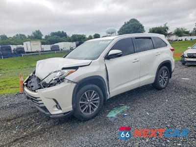 2018 TOYOTA HIGHLANDER XLE 5TDJZRFHXJS822587 - główne zdjęcie licytacji z USA - miniatura