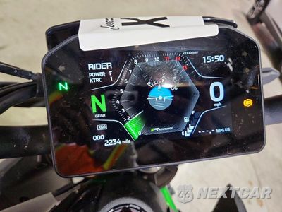 Zdjęcie 7 z 9 samochodu: 2025 KAWASAKI ZR900 T VIN:ML5ZRDT15SDA02523 - miniatura