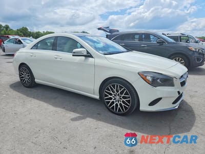 Czwarte zdjęcie samochodu z boku: 2018 MERCEDES-BENZ CLA 250 VIN:WDDSJ4EB2JN594446 - miniatura