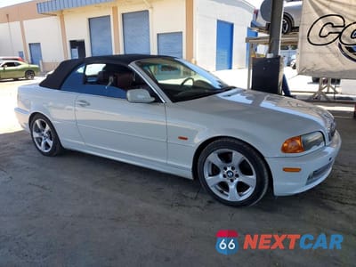 Czwarte zdjęcie samochodu z boku: 2001 BMW 330 CI VIN:WBABS53471JU81937 - miniatura