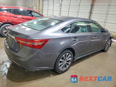 Trzecie zdjęcie samochodu z tyłu: 2018 TOYOTA AVALON XLE VIN:4T1BK1EB2JU286118 - miniatura