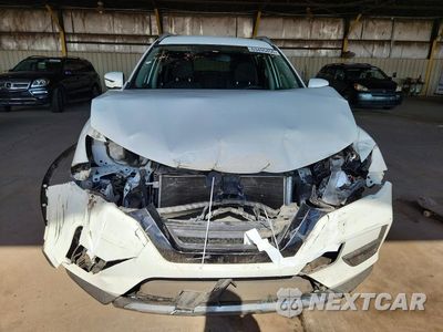 Piąte zdjęcie samochodu w środku: 2019 NISSAN ROGUE SV VIN:KNMAT2MT7KP542055 - miniatura