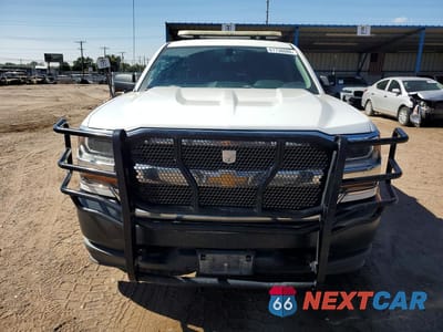 Piąte zdjęcie samochodu w środku: 2018 CHEVROLET SILVERADO K1500 VIN:3GCUKNEHXJG298660 - miniatura