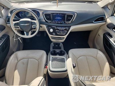 Zdjęcie 8 z 13 samochodu: 2018 CHRYSLER PACIFICA HYBRID LIMITED VIN:2C4RC1N73JR355343 - miniatura