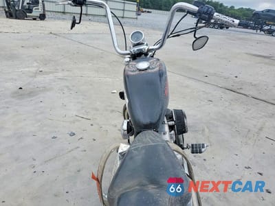 Zdjęcie 6 z 8 samochodu: 2000 HARLEY-DAVIDSON XL883 VIN:1HD4CAM10YK137360 - miniatura