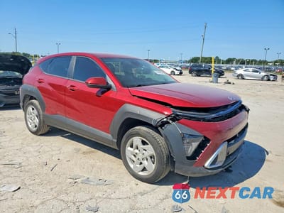 Czwarte zdjęcie samochodu z boku: 2025 HYUNDAI KONA SE VIN:KM8HACAB4SU190619 - miniatura