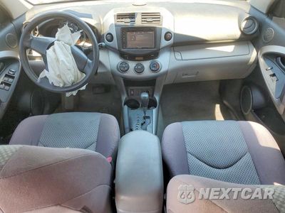 Zdjęcie 8 z 12 samochodu: 2006 TOYOTA RAV4 BASE VIN:JTMBD35V865050577 - miniatura