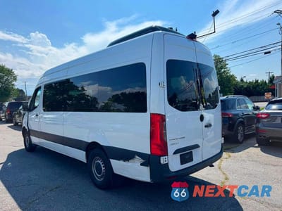 Trzecie zdjęcie samochodu z tyłu: 2024 MERCEDES-BENZ SPRINTER 2500 VIN:W1Z4NGHY0RT164471 - miniatura