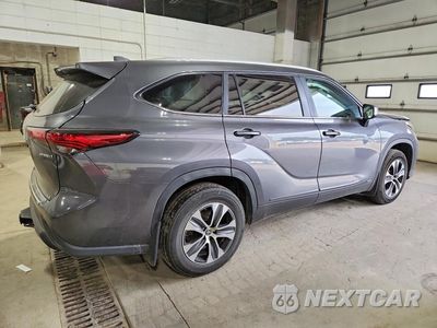 Trzecie zdjęcie samochodu z tyłu: 2023 TOYOTA HIGHLANDER HYBRID XLE VIN:5TDKBRCH8PS583708 - miniatura