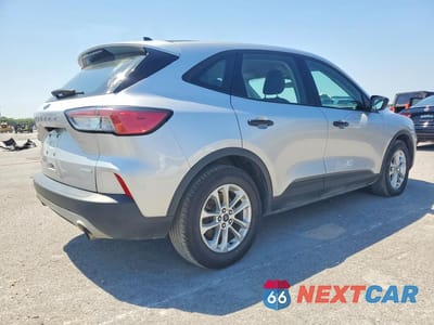 Trzecie zdjęcie samochodu z tyłu: 2020 FORD ESCAPE S VIN:1FMCU0F66LUC41437 - miniatura