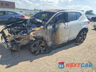 2023 VOLVO XC40 ULTIMATE YV4L12UA8P2060161 - główne zdjęcie licytacji z USA - miniatura