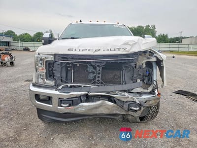 Piąte zdjęcie samochodu w środku: 2019 FORD F250 SUPER DUTY VIN:1FT7W2B67KEE00329 - miniatura