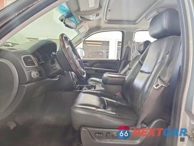Zdjęcie 7 z 13 samochodu: 2012 GMC YUKON XL DENALI VIN:1GKS2MEF2CR275364 - miniatura