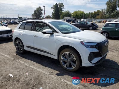 Czwarte zdjęcie samochodu z boku: 2024 AUDI Q4 E-TRON PREMIUM PLUS VIN:WA1LUBFZ6RP044831 - miniatura