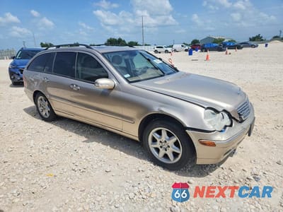 Czwarte zdjęcie samochodu z boku: 2002 MERCEDES-BENZ C 320 VIN:WDBRH64J72F156914 - miniatura
