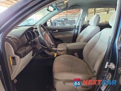 Zdjęcie 7 z 12 samochodu: 2012 KIA SORENTO LX VIN:5XYKT3A13CG204055 - miniatura
