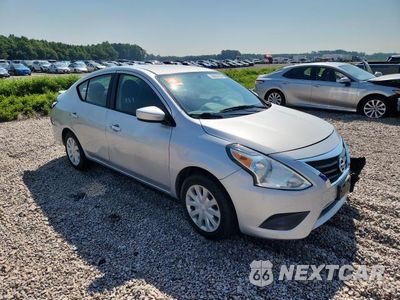 Czwarte zdjęcie samochodu z boku: 2019 NISSAN VERSA SV VIN:3N1CN7AP2KL867797 - miniatura