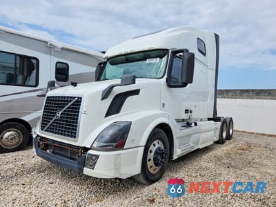 2016 VOLVO VNL SEMI TRUCK 4V4NC9EH1GN942026 - główne zdjęcie licytacji z USA - miniatura