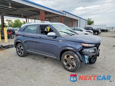 Czwarte zdjęcie samochodu z boku: 2026 HYUNDAI VENUE SEL VIN:KMHRC8A31TU421594 - miniatura
