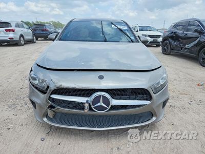 Piąte zdjęcie samochodu w środku: 2021 MERCEDES-BENZ A 220 VIN:W1K3G4EB1MJ266482 - miniatura