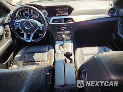 Zdjęcie 8 z 12 samochodu: 2013 MERCEDES-BENZ C 250 VIN:WDDGF4HB2DA797626 - miniatura