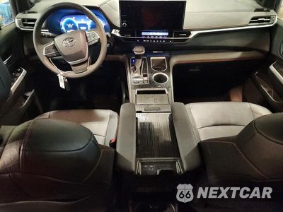 Zdjęcie 8 z 14 samochodu: 2025 TOYOTA SIENNA XSE VIN:5TDDSKFC6SS187012 - miniatura