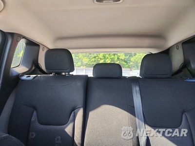 Zdjęcie 10 z 13 samochodu: 2017 JEEP RENEGADE LATITUDE VIN:ZACCJBBB8HPF99532 - miniatura
