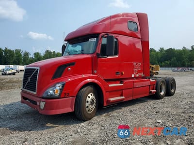 2007 VOLVO VNL SEMI TRUCK 4V4NC9TG17N429708 - główne zdjęcie licytacji z USA - miniatura