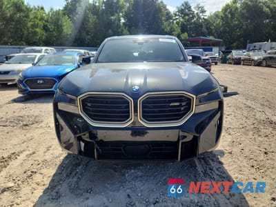Piąte zdjęcie samochodu w środku: 2023 BMW XM VIN:5YM23CS03P9R79038 - miniatura