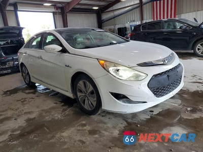 Czwarte zdjęcie samochodu z boku: 2013 HYUNDAI SONATA HYBRID VIN:KMHEC4A43DA068147 - miniatura