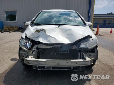 Piąte zdjęcie samochodu w środku: 2015 HONDA FIT LX VIN:3HGGK5H53FM770853 - miniatura