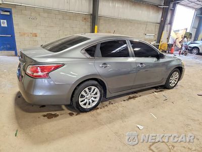 Trzecie zdjęcie samochodu z tyłu: 2015 NISSAN ALTIMA 2.5 S VIN:1N4AL3AP9FN881372 - miniatura