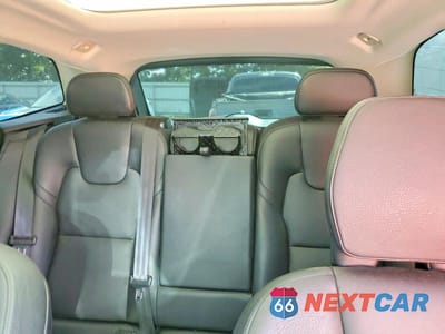Zdjęcie 10 z 14 samochodu: 2022 VOLVO XC60 B5 MOMENTUM VIN:YV4L12RK1N1034909 - miniatura