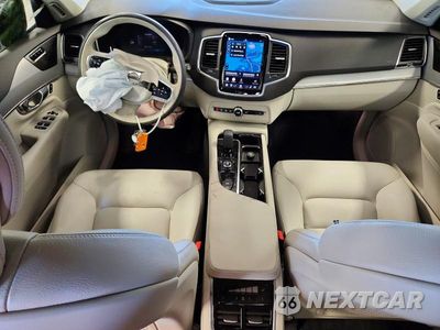 Zdjęcie 8 z 13 samochodu: 2023 VOLVO XC90 CORE VIN:YV4L12PV7P1926193 - miniatura