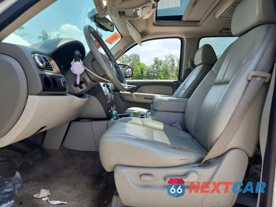 Zdjęcie 7 z 13 samochodu: 2007 CHEVROLET SUBURBAN K1500 VIN:3GNFK16377G101447 - miniatura