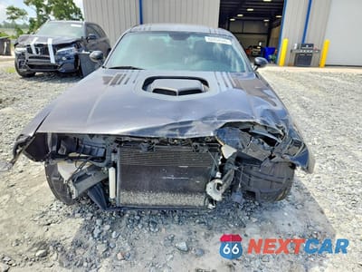 Piąte zdjęcie samochodu w środku: 2015 DODGE CHALLENGER SXT VIN:2C3CDZAT2FH895305 - miniatura
