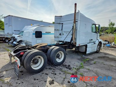 Trzecie zdjęcie samochodu z tyłu: 2015 VOLVO VNL SEMI TRUCK VIN:4V4NC9EH3FN916963 - miniatura